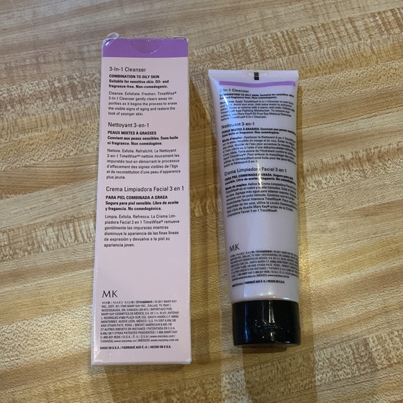 Mary Kay Timewise 3-in-1 Cleanser for oily skin New in box Discontinued - Picture 2 of 3